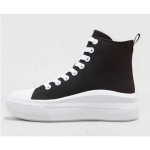 Wild Fable Black & White Sneakers Size 8